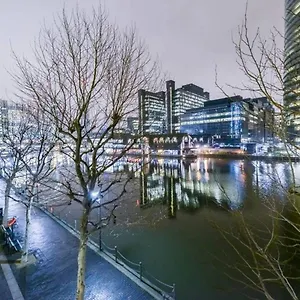 Canary Wharf - Luxury , London Großbritannien